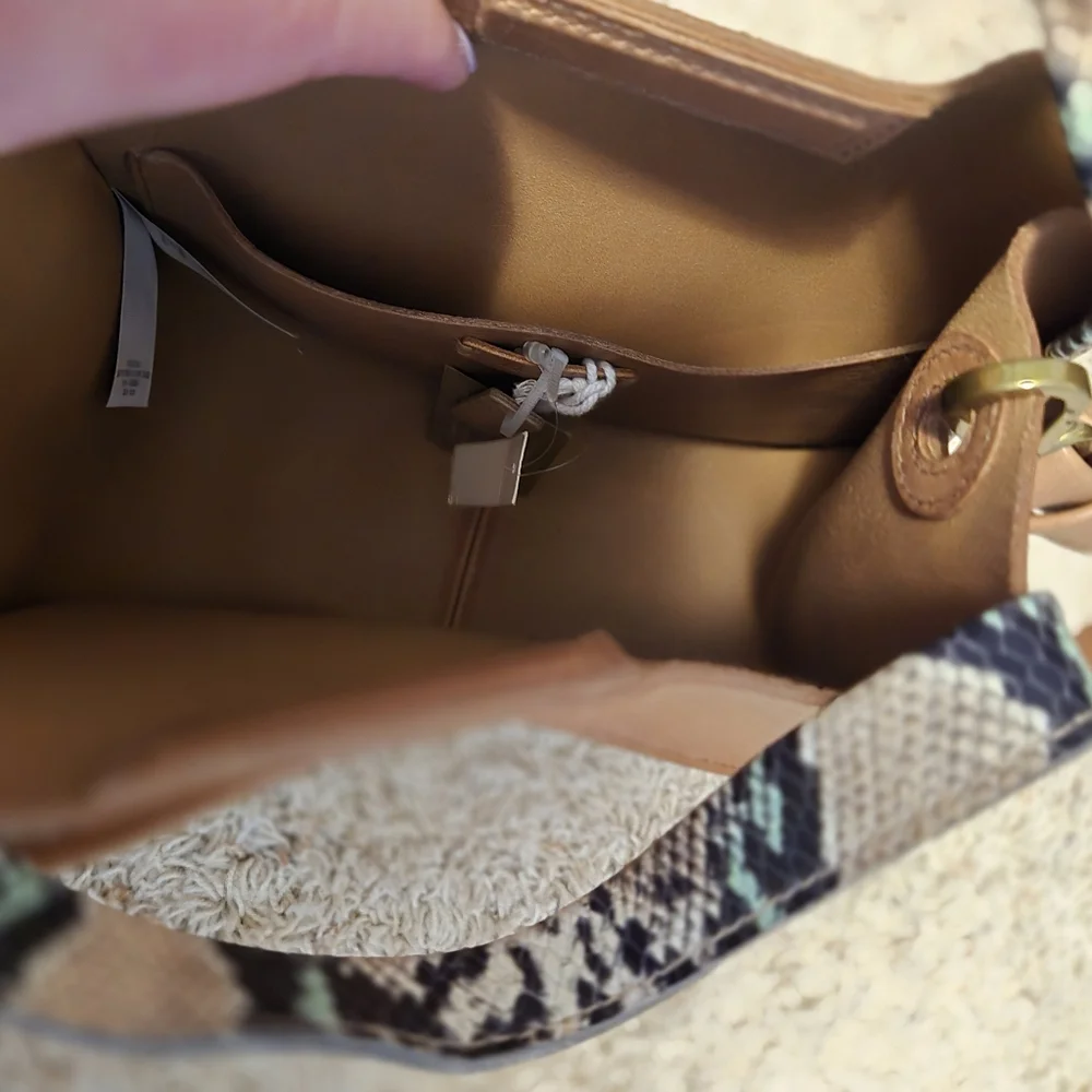 Madewell The Sydney Snake Leather Crossbody NWT - Picture 5 of 8